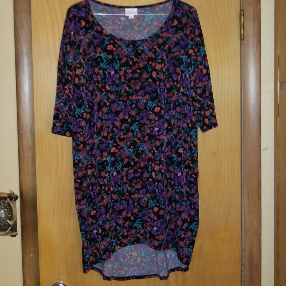 LuLaRoe Tshirt with Flowers Butterflies M